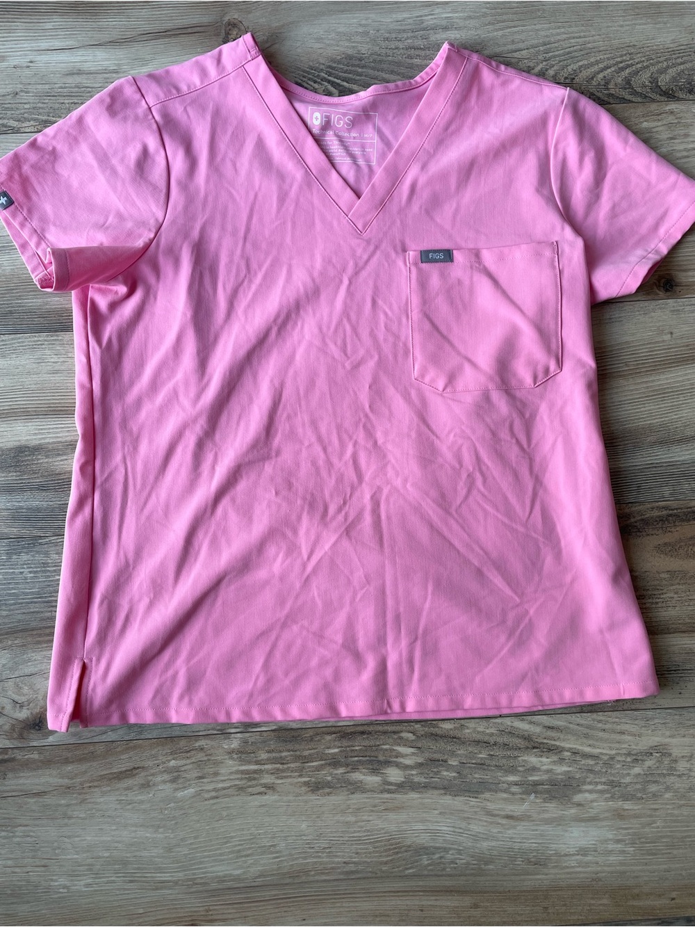 🩷Figs Sunrise pink scrub top🩷